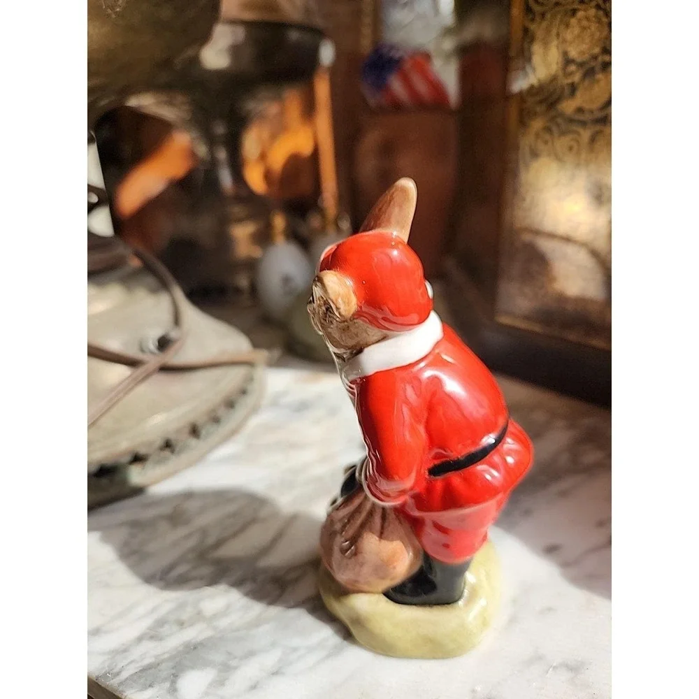 Santa Claus Bunnykins Royal Doulton Happy Christmas Porcelain Figurine DB17 1981
